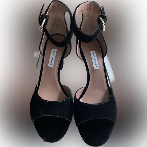 TABITHA SIMMONSNew in box Suede Open Toed Sandals