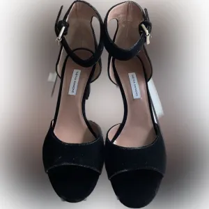 TABITHA SIMMONSNew in box Suede Open Toed Sandals