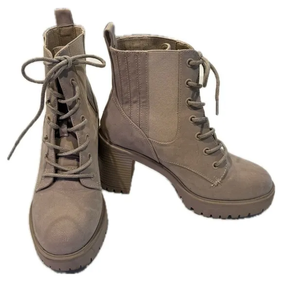 Tan Chunky Heeled Lace-Up Boots