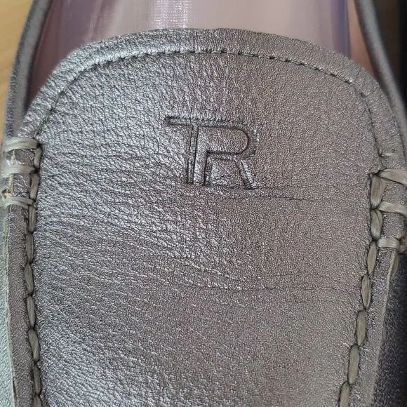 Taryn Rose Pebbled Leather Karen Driving Loafers Women's Size 7 Pewter