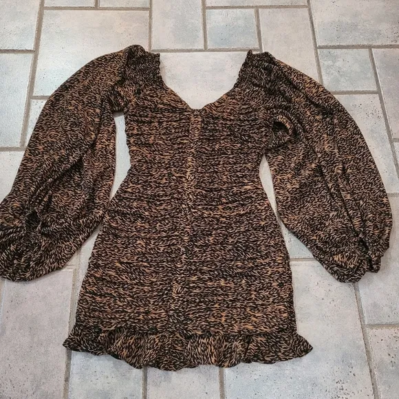 Ted Baker Bodycon Long Sleeve Smocked Animal Print Sweatheart neckline Mini Dres