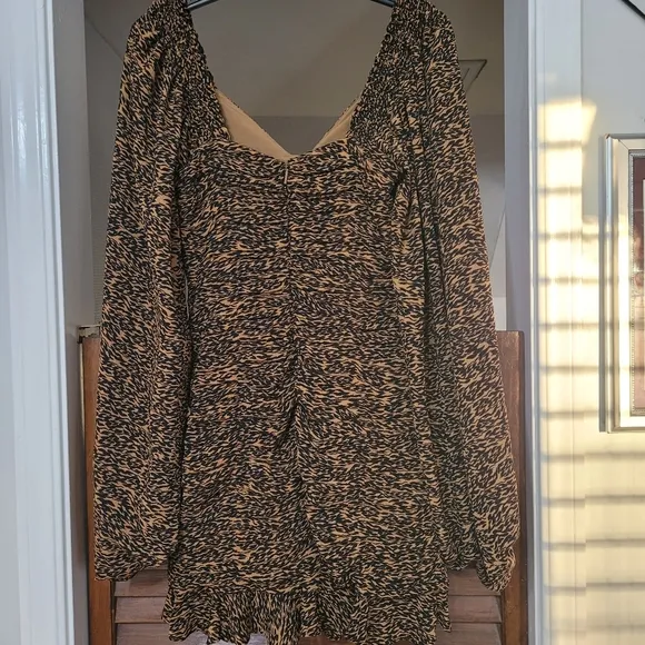 Ted Baker Bodycon Long Sleeve Smocked Animal Print Sweatheart neckline Mini Dres