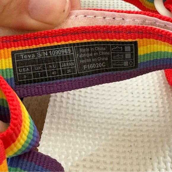 Teva Midform Universal Pride Rainbow Sandals 9