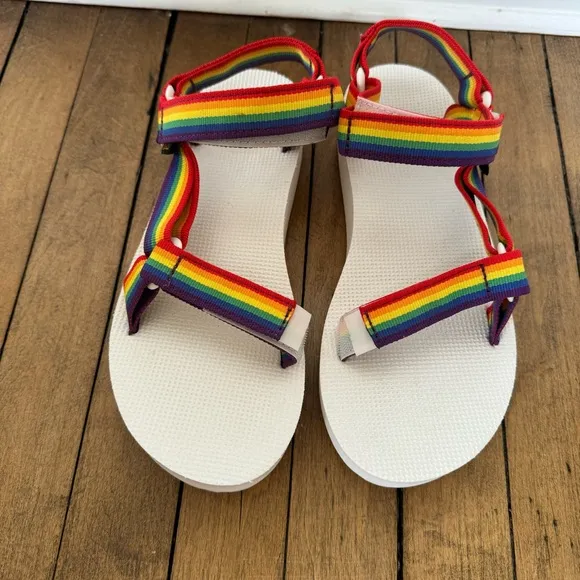 Teva Midform Universal Pride Rainbow Sandals 9