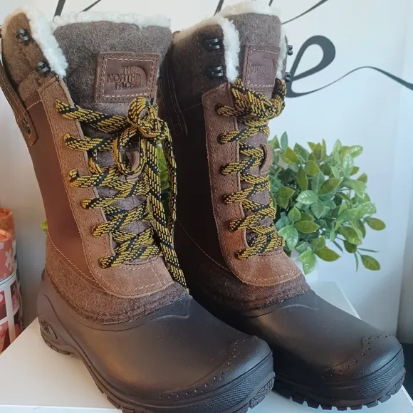 The North Face Shellista III Mid Boot