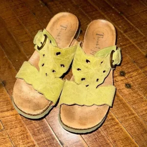 Think leather green cutout flower 38 ortho comfortable sandals