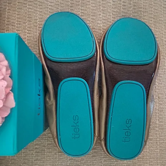 TIEKS by GAVRIELI Metallic Gold Ballet Flats Foldable Travel Packable Leather 9