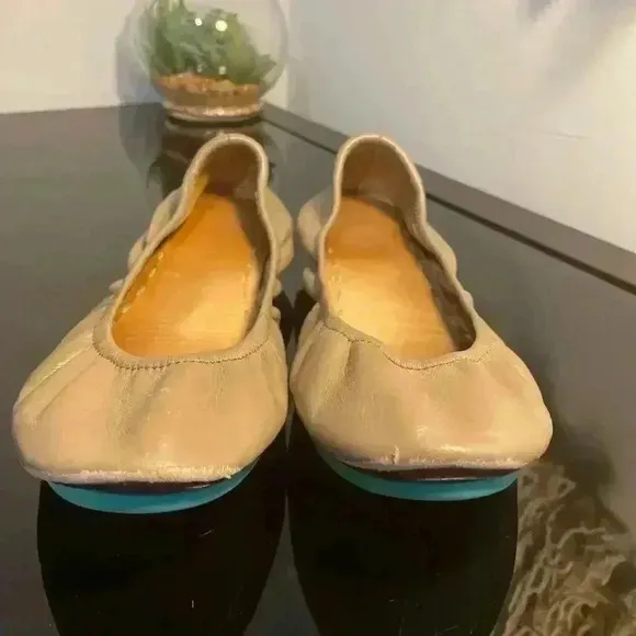 Tieks by Gavrieli Classic Ballet Foldable Flats in Taupe/Beige Leather Size 8
