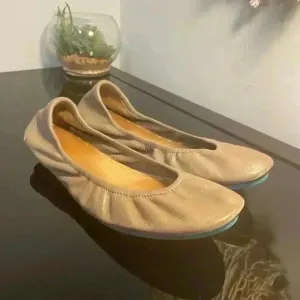 Tieks by Gavrieli Classic Ballet Foldable Flats in Taupe/Beige Leather Size 8