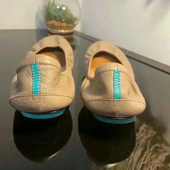Tieks by Gavrieli Classic Ballet Foldable Flats in Taupe/Beige Leather Size 8