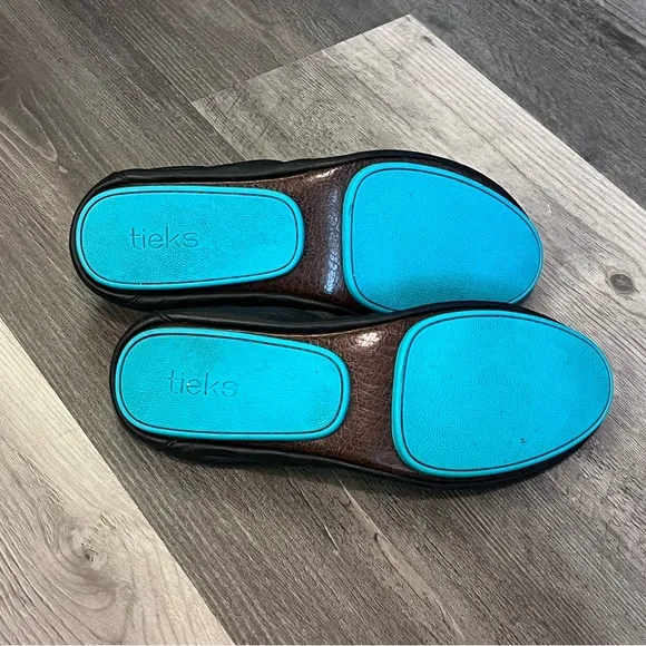 Tieks Matte Black Leather Ballet Flats Teal Trim Size 10