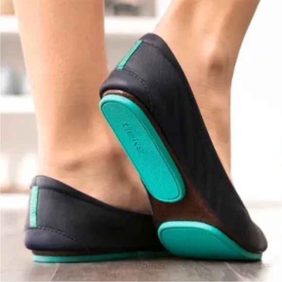Tieks Matte Black Leather Ballet Flats Teal Trim Size 10