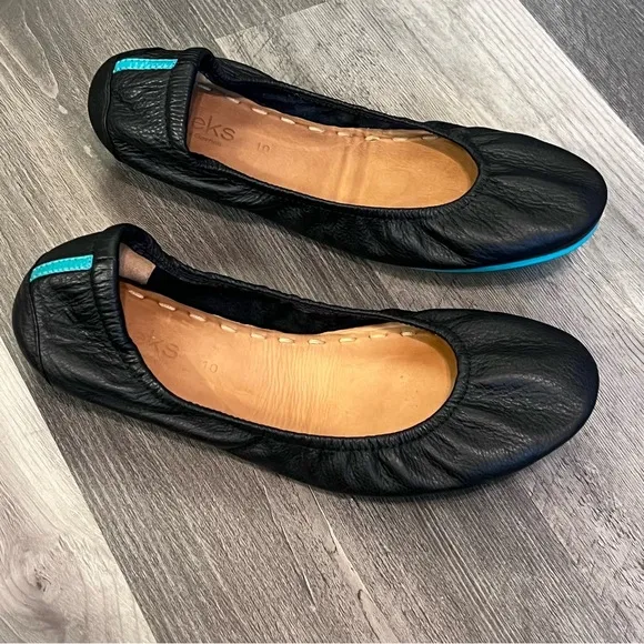 Tieks Matte Black Leather Ballet Flats Teal Trim Size 10