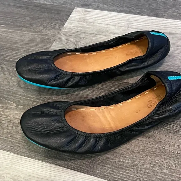 Tieks Matte Black Leather Ballet Flats Teal Trim Size 10