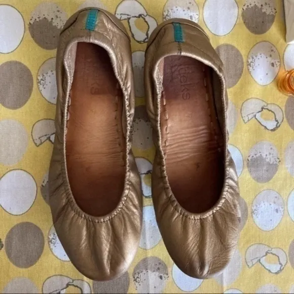 Tieks metallic bronze rounded flats size 7
