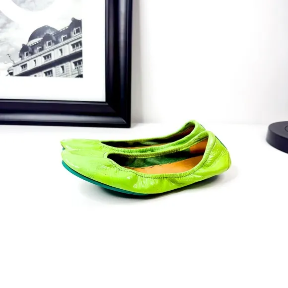 Tieks Neon Green Patent Leather Ballet Flats Size 8 – Crinkled Glossy Finish