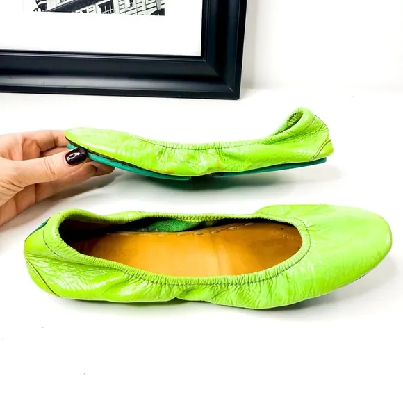 Tieks Neon Green Patent Leather Ballet Flats Size 8 – Crinkled Glossy Finish