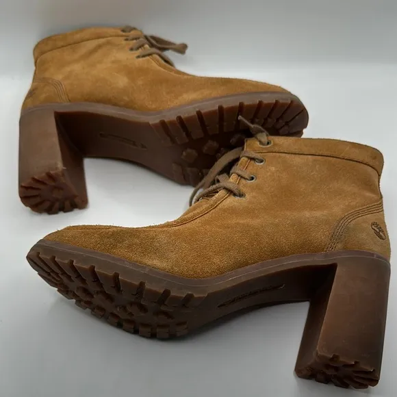 Timberland Sz 8 1/2 Allington Chukka Tan Heeled Boots with Suede Finish