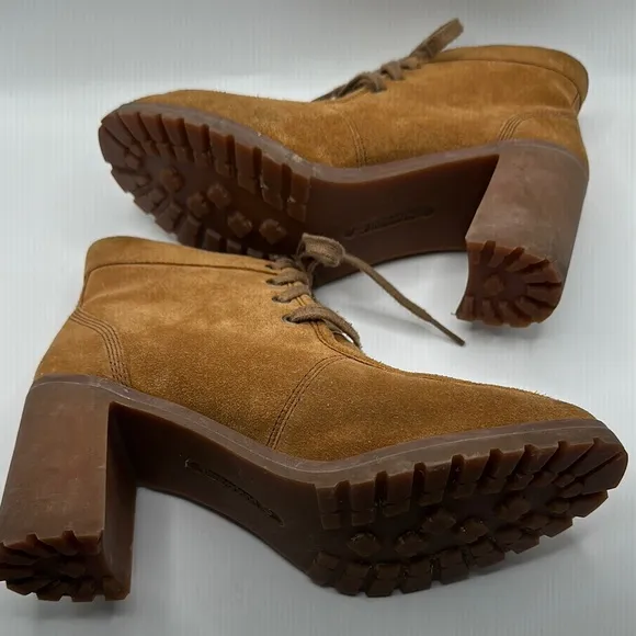 Timberland Sz 8 1/2 Allington Chukka Tan Heeled Boots with Suede Finish