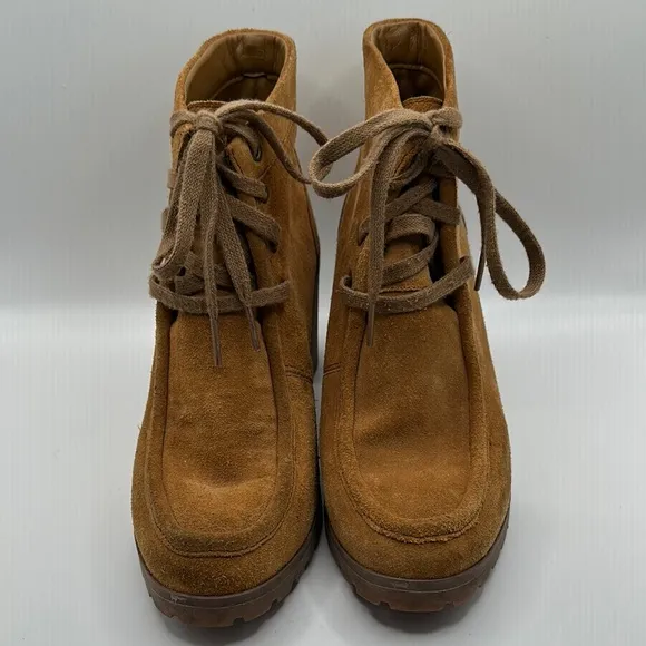 Timberland Sz 8 1/2 Allington Chukka Tan Heeled Boots with Suede Finish