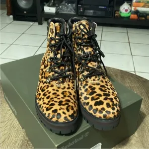 Timberland Women's Boots Genuine Calf Hair Size 8.5 NWT
