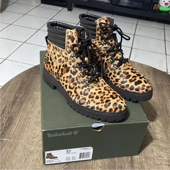 Timberland Women's Boots Genuine Calf Hair Size 8.5 NWT