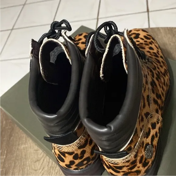 Timberland Women's Boots Genuine Calf Hair Size 8.5 NWT