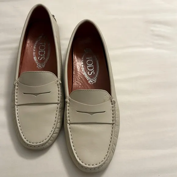 Tod's Authentic Gommino driving Loafers Made in Italy