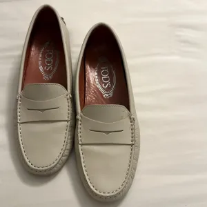 Tod's Authentic Gommino driving Loafers Made in Italy