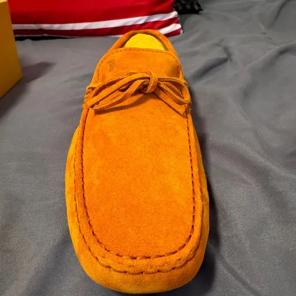 Tod’s driving loafers