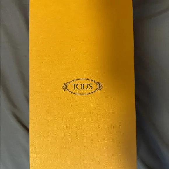 Tod’s driving loafers