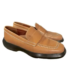 Tod’s leather penny loafers women’s size 5/35. Tan. Rare, in excellent condition