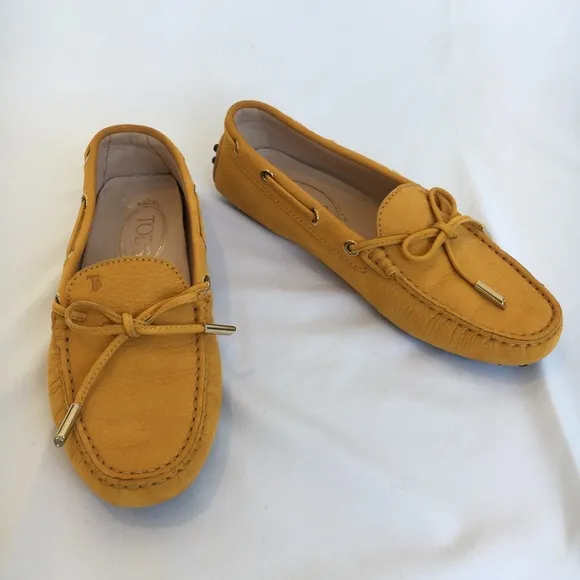 TOD’S LOAFERS SIZE 36.5 6.5 6 GOMMINO DRIVING SHOES YELLOW LEATHER FLATS Womens