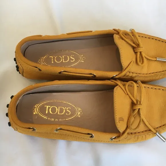 TOD’S LOAFERS SIZE 36.5 6.5 6 GOMMINO DRIVING SHOES YELLOW LEATHER FLATS Womens