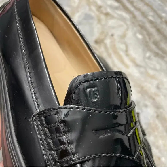 Tod’s Made In Italy Women’s Size 9.5 Patent Leather Penny Driving Loafers Flats