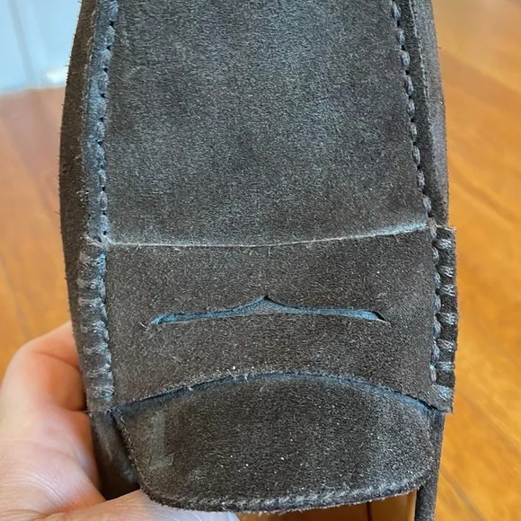 Tod’s men’s chocolate brown suede loafers. Size 8. Good condition.