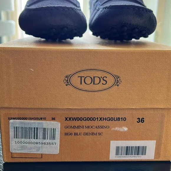 Tod’s Women Gommini Driving Suede Loafers, like new