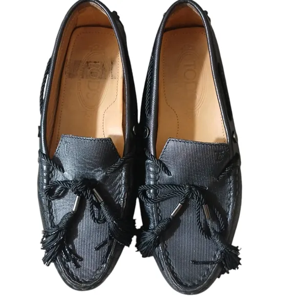 Tod's Women's Black Leather Loafers Driving Moccasins size 6.5