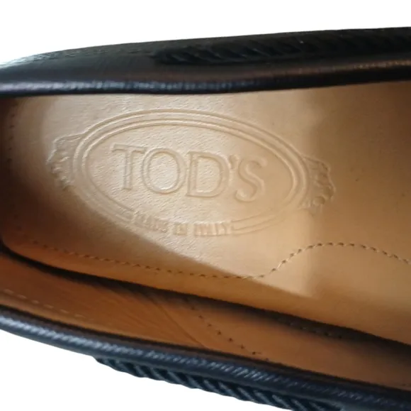 Tod's Women's Black Leather Loafers Driving Moccasins size 6.5