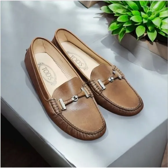 TOD’S Women's  Driving Loafers Brown Size EU 37.5US 7.5 Silver Hardware Slip-on.