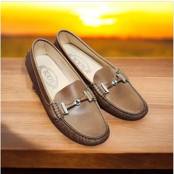 TOD’S Women's  Driving Loafers Brown Size EU 37.5US 7.5 Silver Hardware Slip-on.
