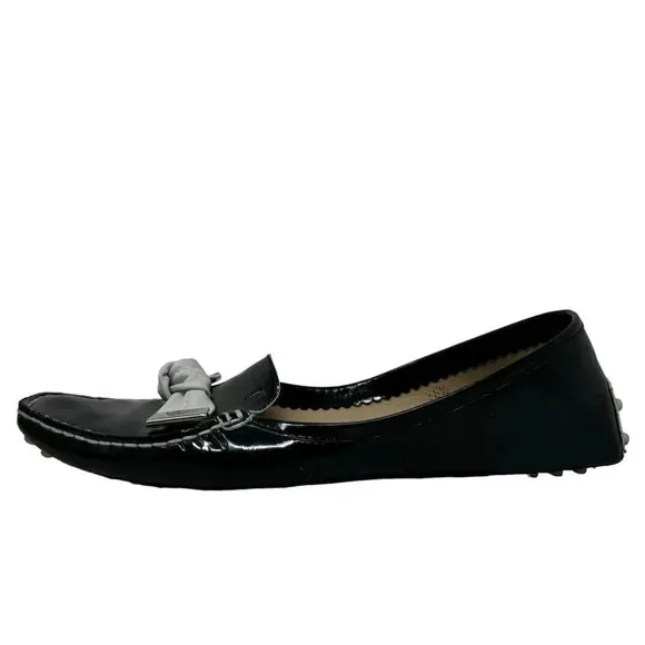 Tod's Women’s size 6.5 Black patent leather bow Gommino Driving Loafers flats