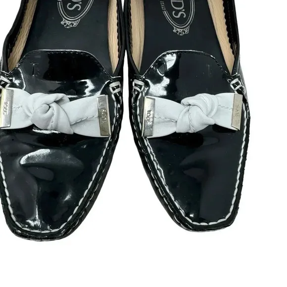 Tod's Women’s size 6.5 Black patent leather bow Gommino Driving Loafers flats