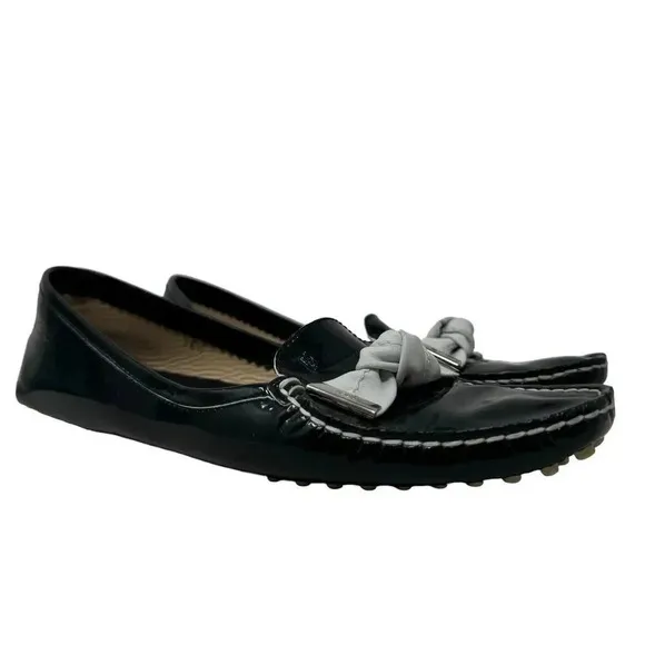 Tod's Women’s size 6.5 Black patent leather bow Gommino Driving Loafers flats