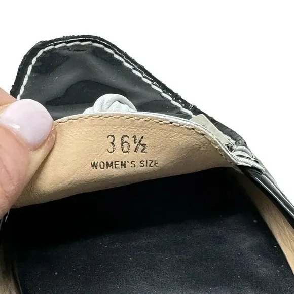 Tod's Women’s size 6.5 Black patent leather bow Gommino Driving Loafers flats