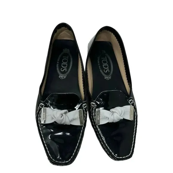 Tod's Women’s size 6.5 Black patent leather bow Gommino Driving Loafers flats