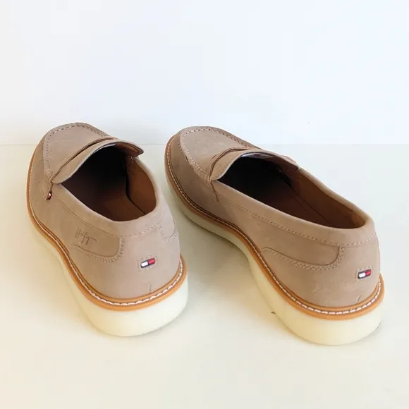 Tommy Hilfiger Cushioned Sector Round Toe Platform Penny Loafer Camel 10½