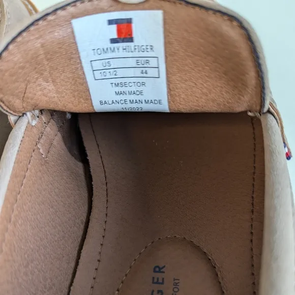 Tommy Hilfiger Cushioned Sector Round Toe Platform Penny Loafer Camel 10½