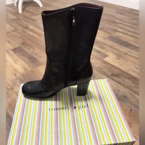 Tommy Hilfiger, Tommy Girl Black Mid Calf Stacked Heel Boots NWT Size 10