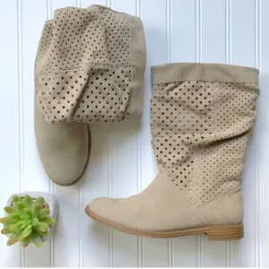 •Toms• laser cut suede boots